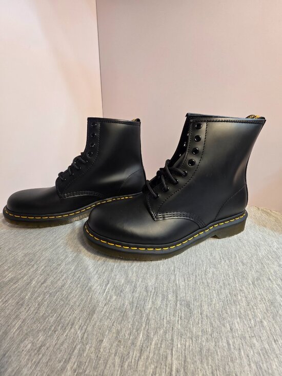 NIB Dr. Martens 1460 Black Smooth Leather Lace Up Boot Women\'s Size 11, Men\'s 10 main image 8